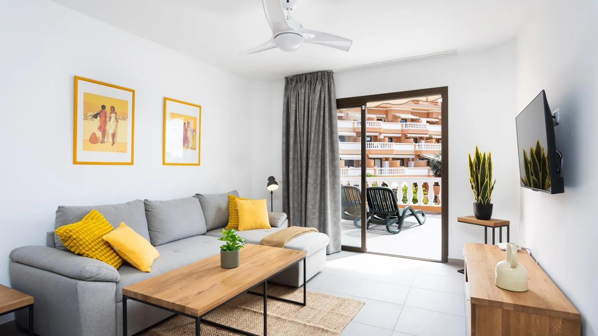 Home2Book Modern Seaview Apt & Pool, Las Americas プラヤ・デ・ラス・アメリカス
